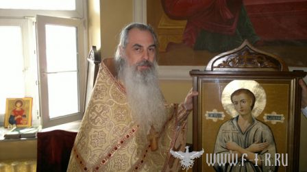 Принесение икон Святого Праведного Иоанна Русского в православные храмы и монастыри